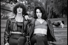 Transvestites_bench_Clikpic