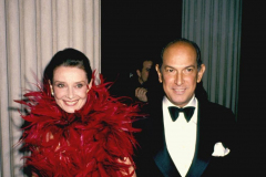 audrey-hepburn-and-oscar-de-la-renta-during-1988-council-of-news-photo-1588796695