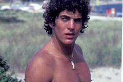 john-f-kennedy-jr-on-a-labor-day-weekend-enjoying-the-news-photo-1588791248