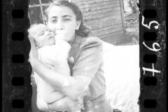 holocaust-lodz-ghetto-photography-henryk-ross-12-58e205db59da2__700