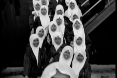 INDONESIA. Surabaya. 2004. Muslim students wearing the « jilbab » (religious scarf). The jilbab is part of the uniform for Muslim students.